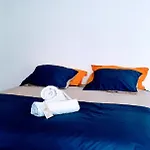 Studio Tres Spacieux Avec Cour, En Plein Coeur De Ville !