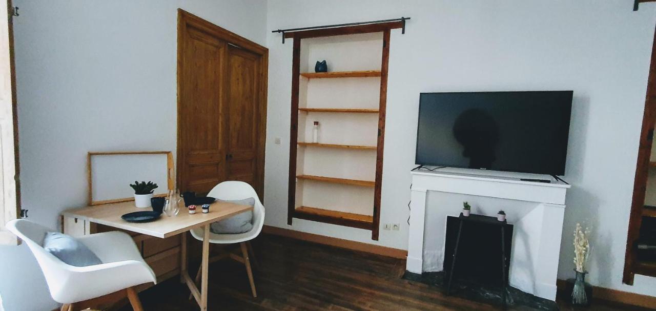 Apartment Studio Tres Spacieux Avec Cour, En Plein Coeur De ! Carcassonne