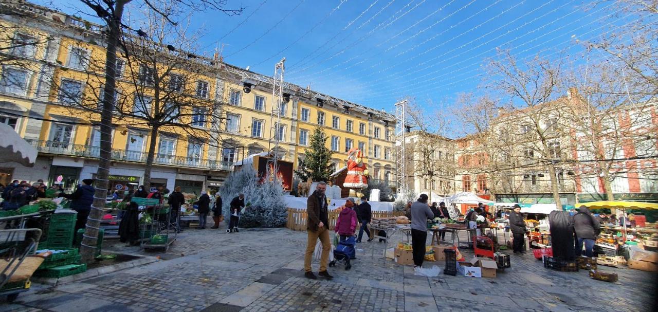 Studio Tres Spacieux Avec Cour, En Plein Coeur De ! * Carcassonne